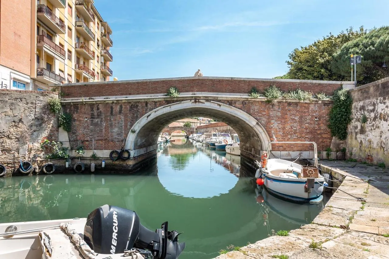 Piccola Venezia Canal View Charming Flat contacts